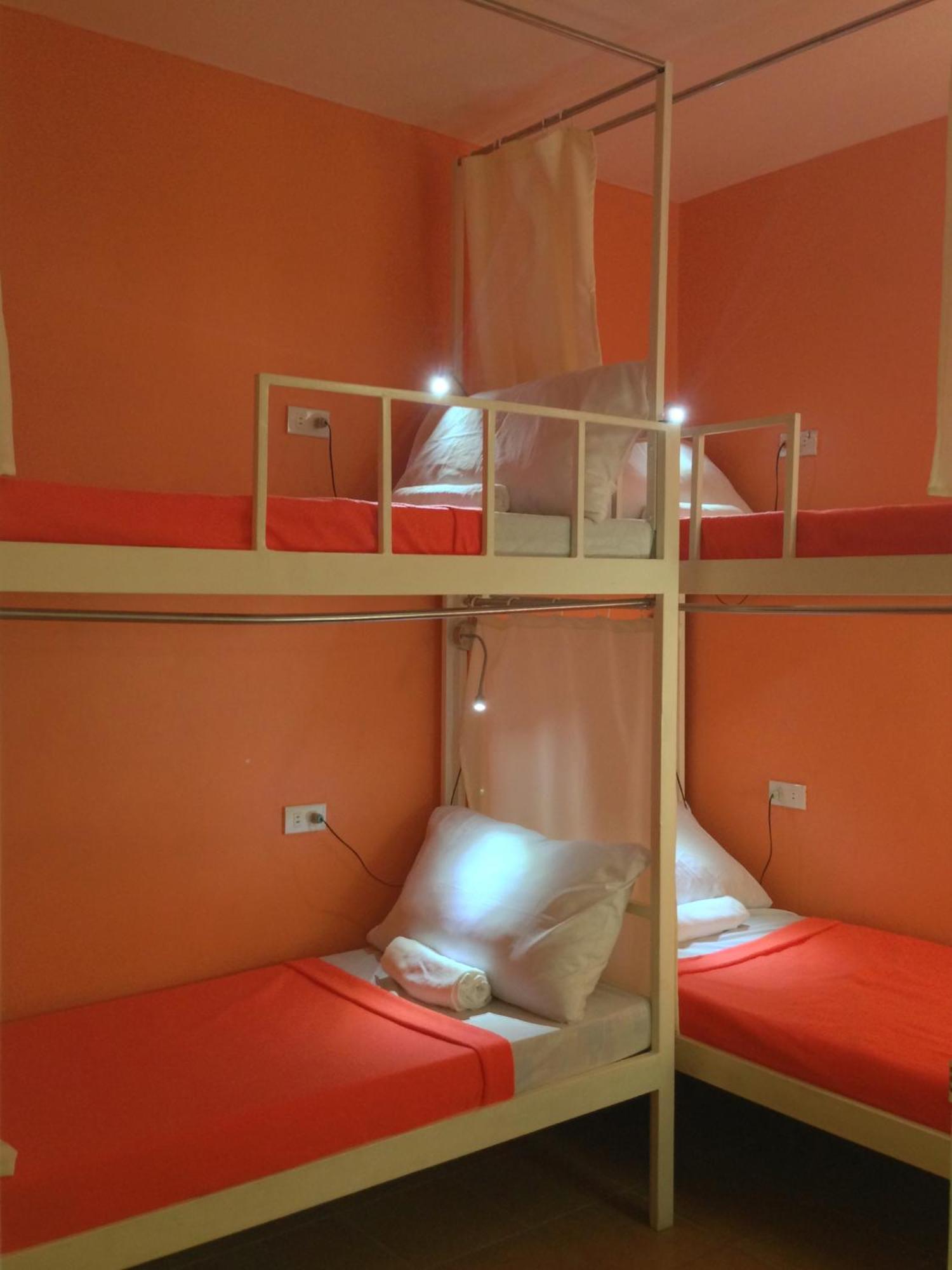 Crossroads Hostel Manila Mandaluyong Quarto foto
