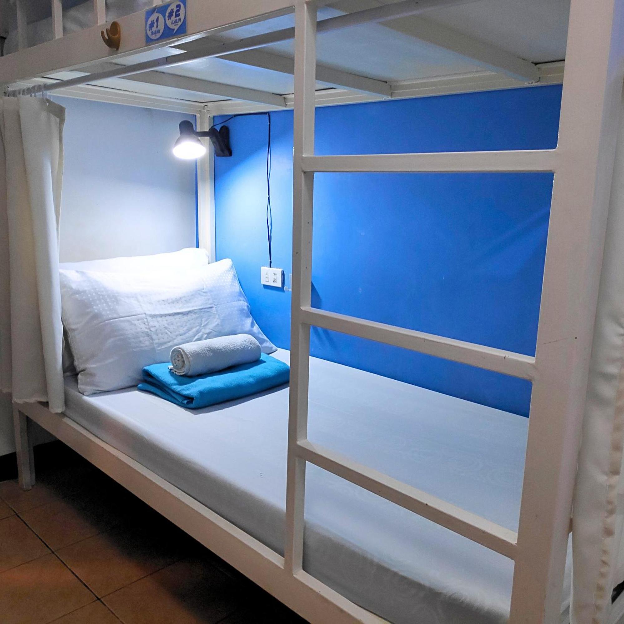 Crossroads Hostel Manila Mandaluyong Exterior foto